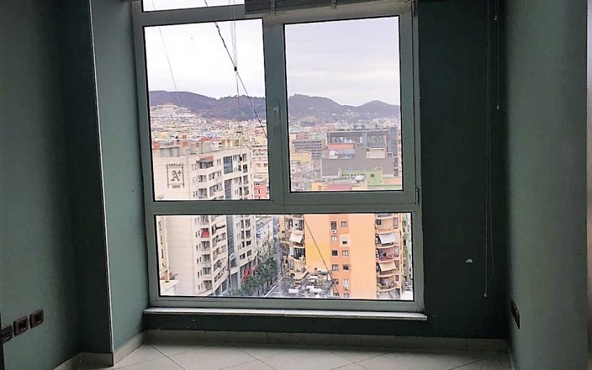 Zyre me Qera 100 m2 ne Bllok