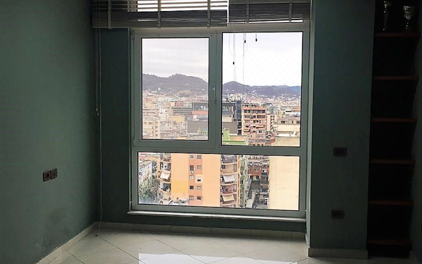 Zyre me Qera 100 m2 ne Bllok