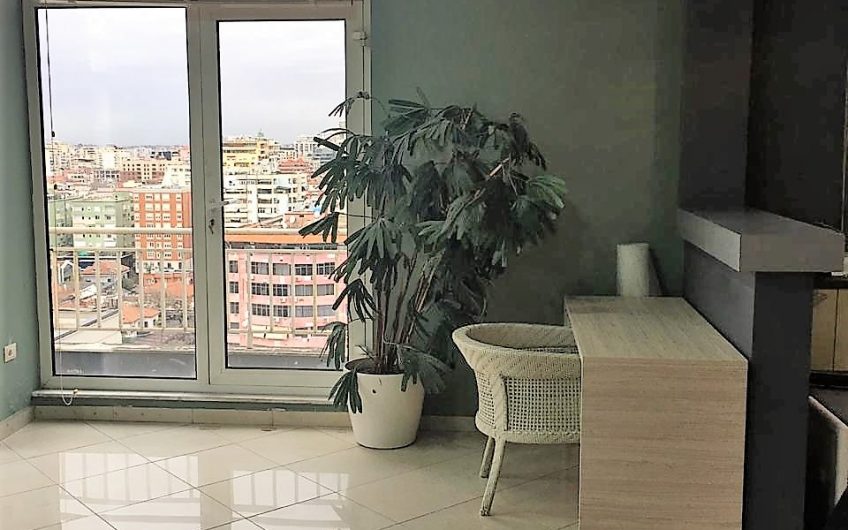 Zyre me Qera 100 m2 ne Bllok