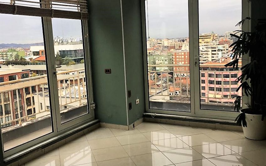Zyre me Qera 100 m2 ne Bllok