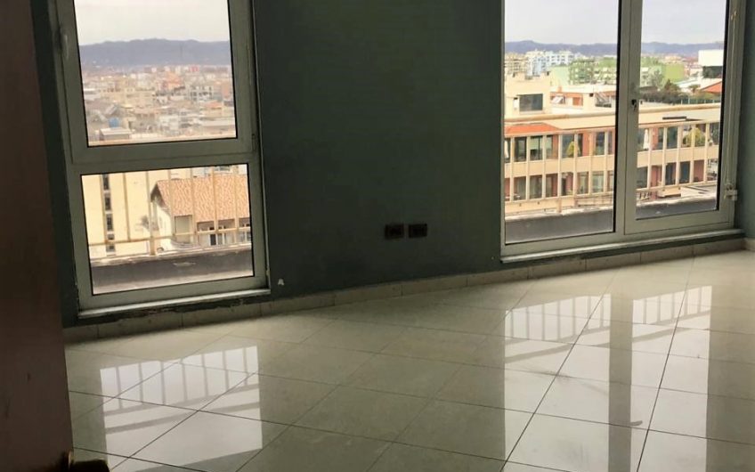 Zyre me Qera 100 m2 ne Bllok