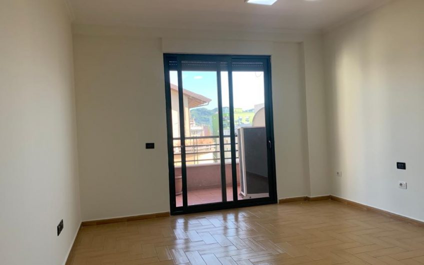 Office for rent in Bllok Area