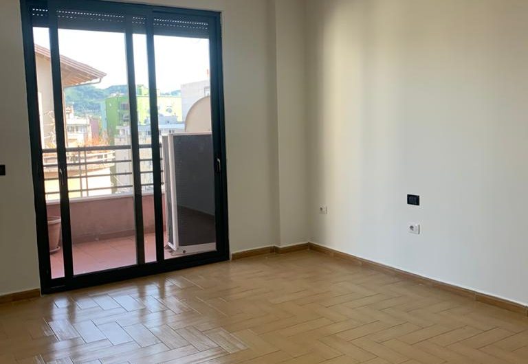 Office for rent in Bllok Area