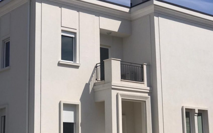 Villa for Rent at Rolling Hills