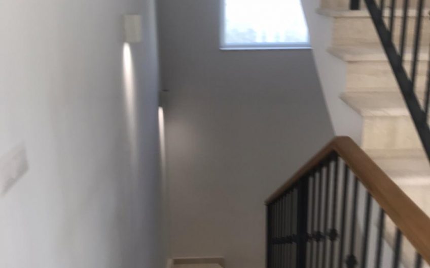 Villa for Rent at Rolling Hills