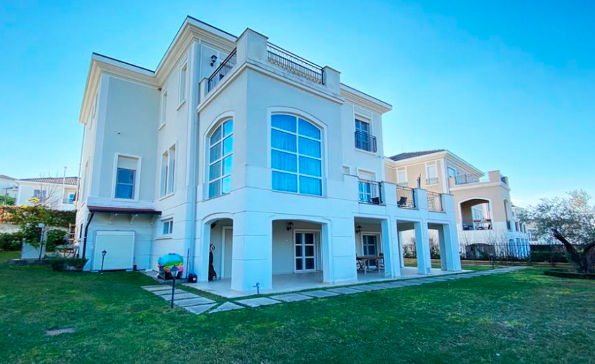 Luxury villa for sale in Rolling Hills Residence ADXA Property