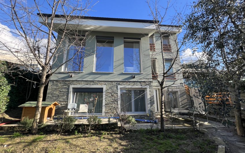 Big Villa for rent with 6 rooms