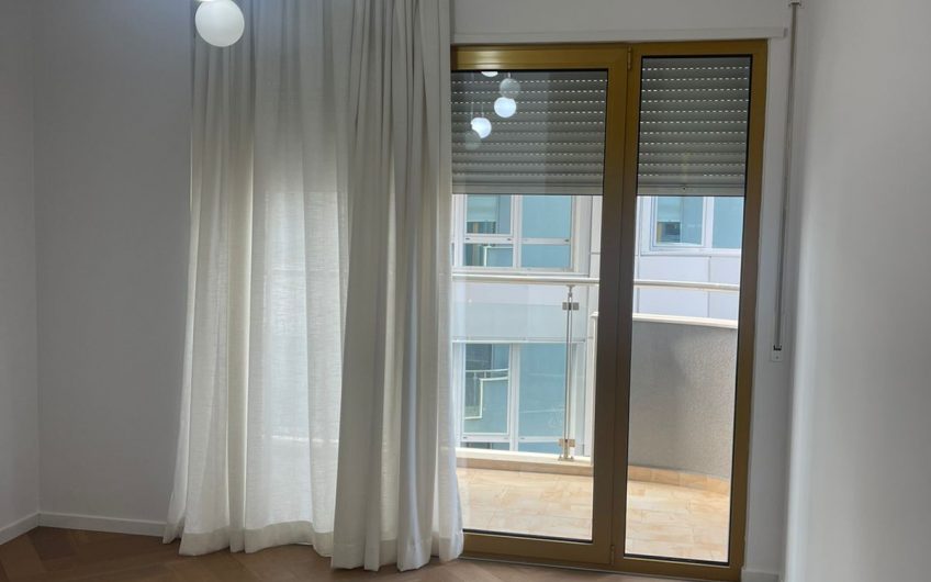 APARTMENT OR OFFICE IN BLLOK FOR RENT