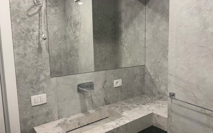 APARTMENT OR OFFICE IN BLLOK FOR RENT