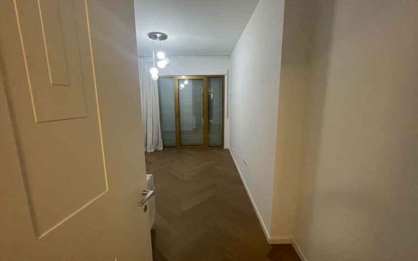 APARTMENT OR OFFICE IN BLLOK FOR RENT