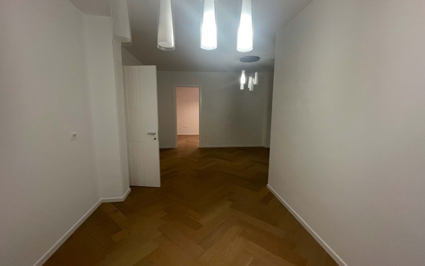 APARTMENT OR OFFICE IN BLLOK FOR RENT