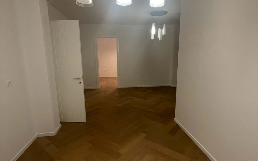APARTMENT OR OFFICE IN BLLOK FOR RENT