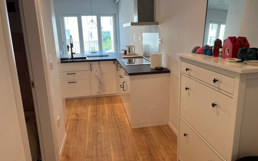 Apartment 2+1 for rent at Liqeni Thate 1200 Euro