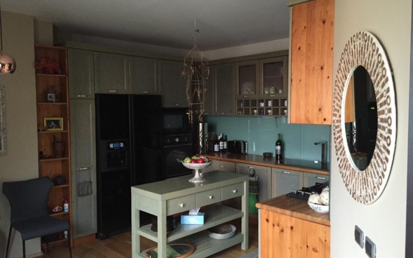 Beautiful 3+1 apartment near Air Albania 1800 euro with parking