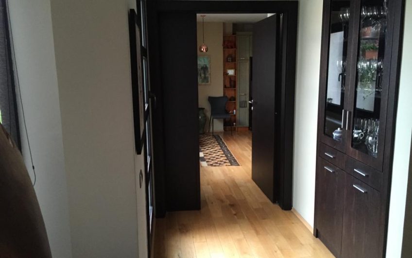 Beautiful 3+1 apartment near Air Albania 1800 euro with parking