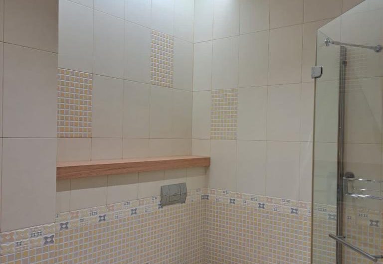 Doublex Appartment 3 bedroom with Parking and panoramic veranda, in center near ETC, semi furnished