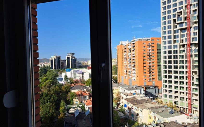 Doublex Appartment 3 bedroom with Parking and panoramic veranda, in center near ETC, semi furnished