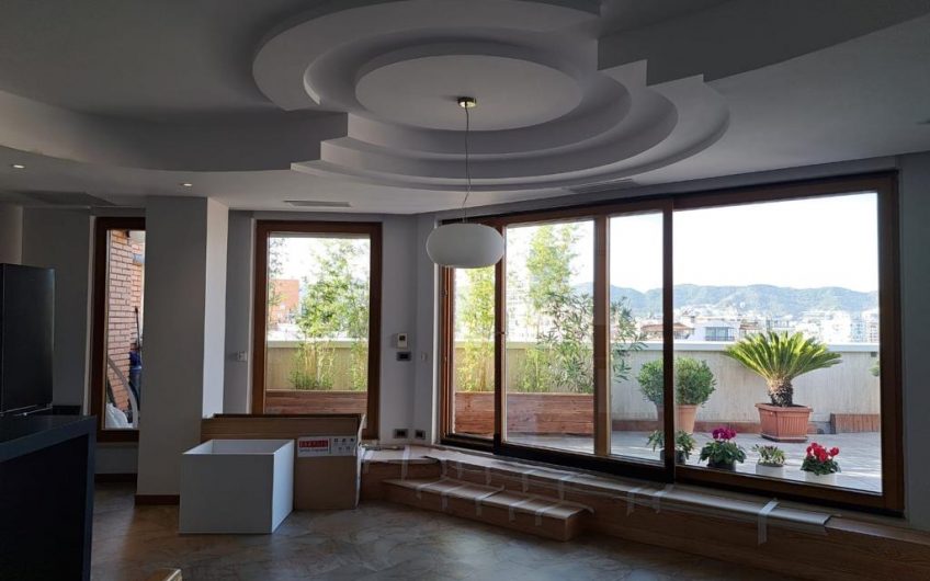Doublex Appartment 3 bedroom with Parking and panoramic veranda, in center near ETC, semi furnished