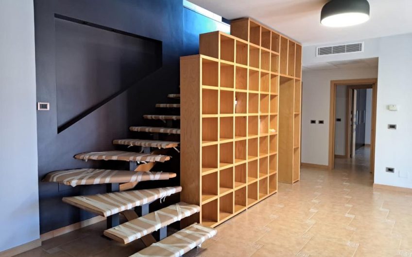 Doublex Appartment 3 bedroom with Parking and panoramic veranda, in center near ETC, semi furnished