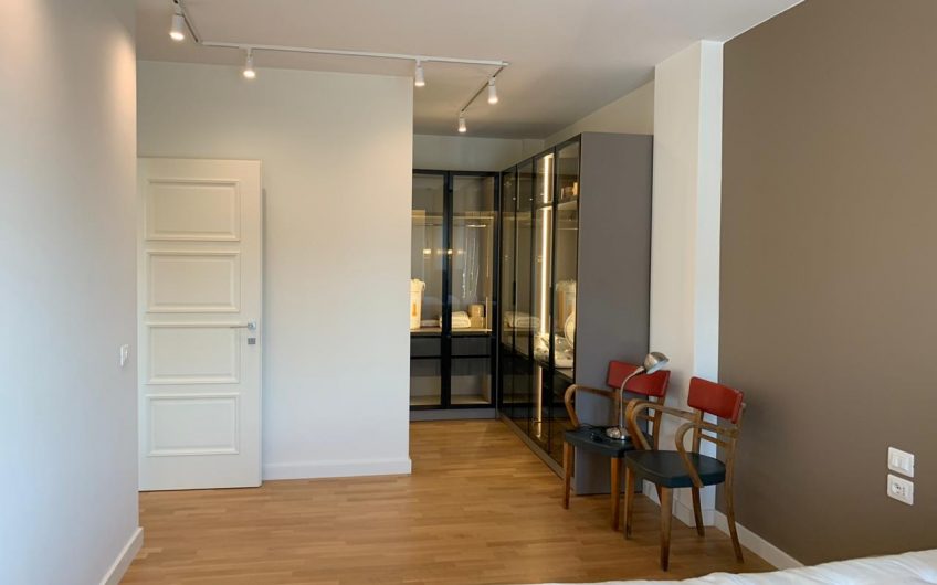 Apartment in Tirana Center with Parking