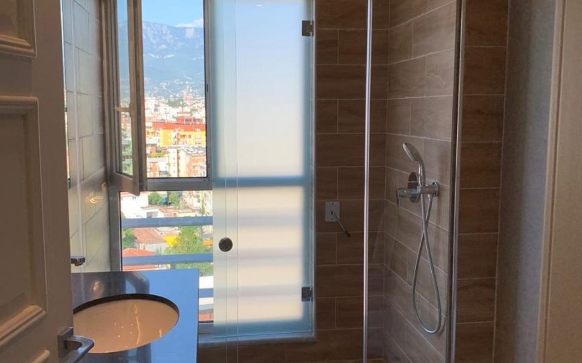 Apartment in Tirana Center with Parking