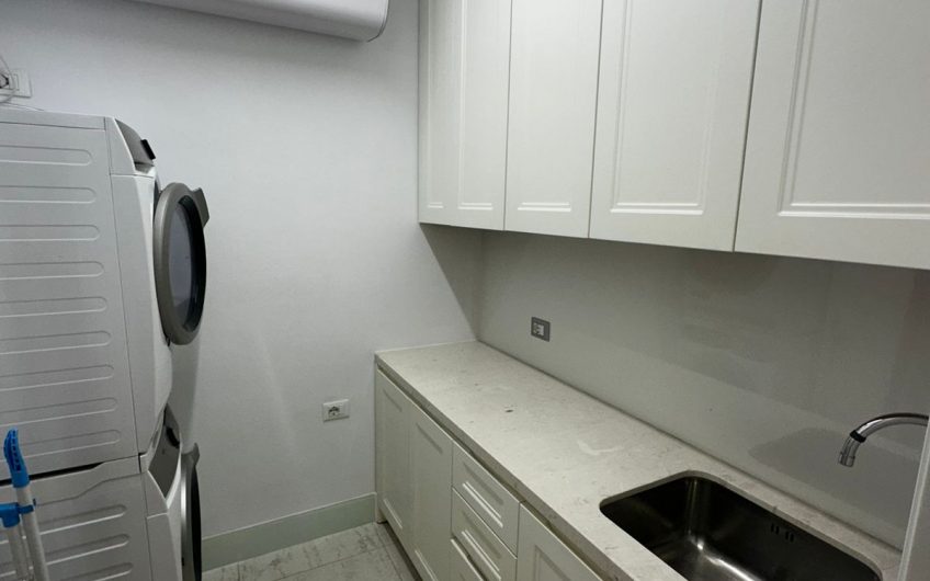 Luxurious Apartment with Modern Amenities