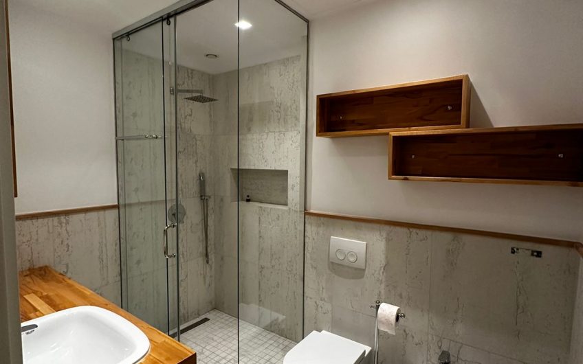 Luxurious Apartment with Modern Amenities