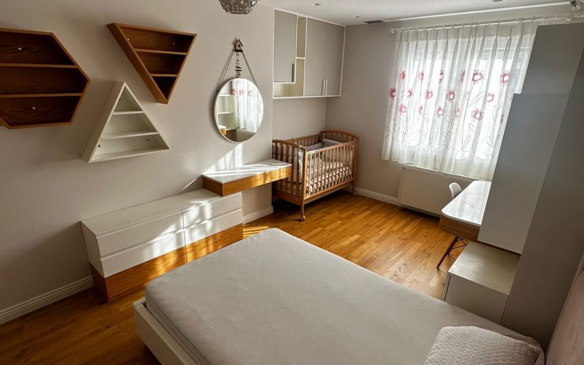Luxurious Apartment with Modern Amenities