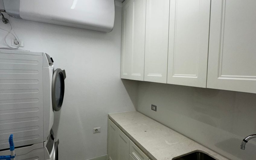 Luxurious Apartment with Modern Amenities
