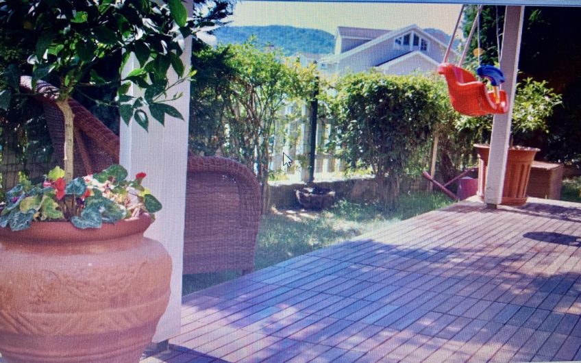 New Villa Walking Distance from TEG