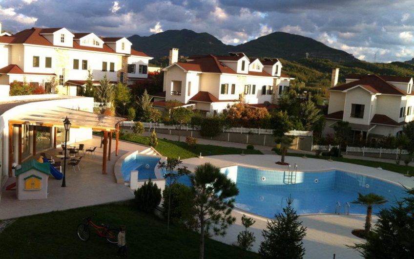 New Villa Walking Distance from TEG