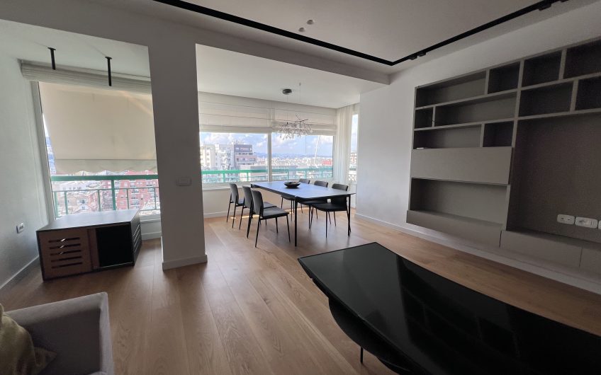 3 bedroom apt for rent- with direct access to the the park lake and boulevard- 3000 Eur