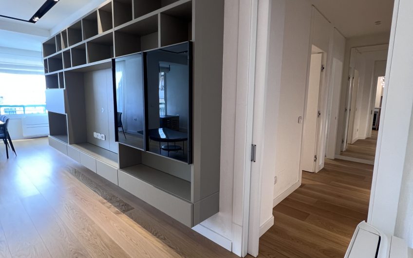 3 bedroom apt for rent- with direct access to the the park lake and boulevard- 3000 Eur
