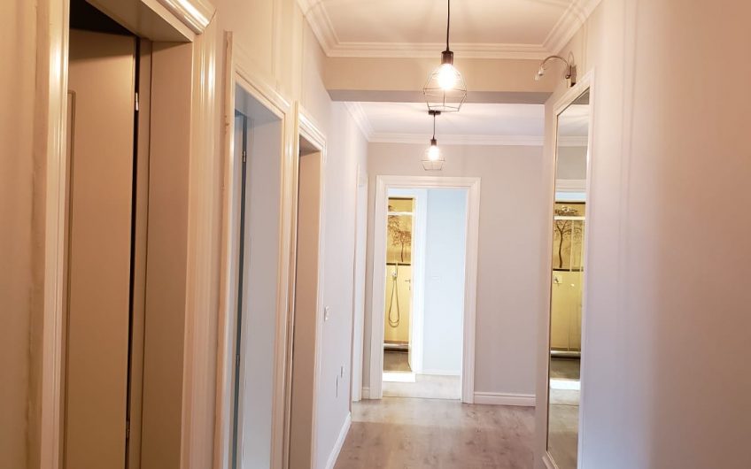 For rent 3 bedroom apt near the Lake