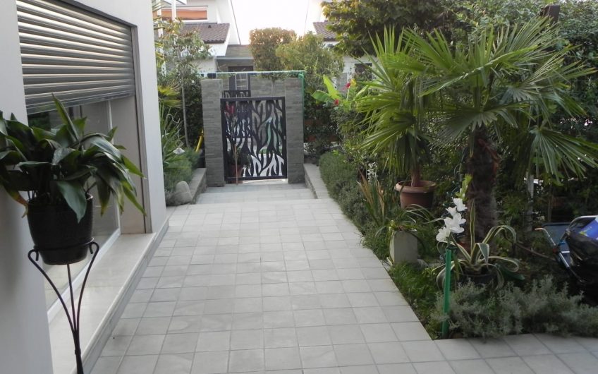 3 bedroom and studio villa with garden
