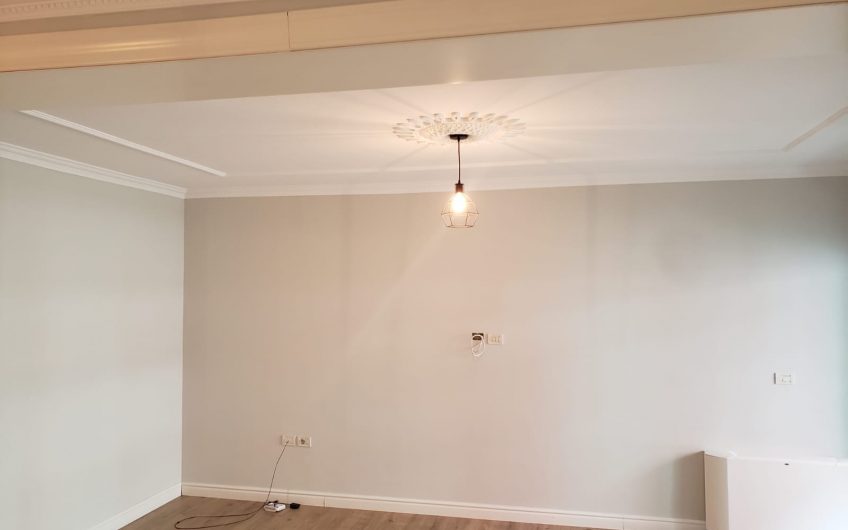 For rent 3 bedroom apt near the Lake
