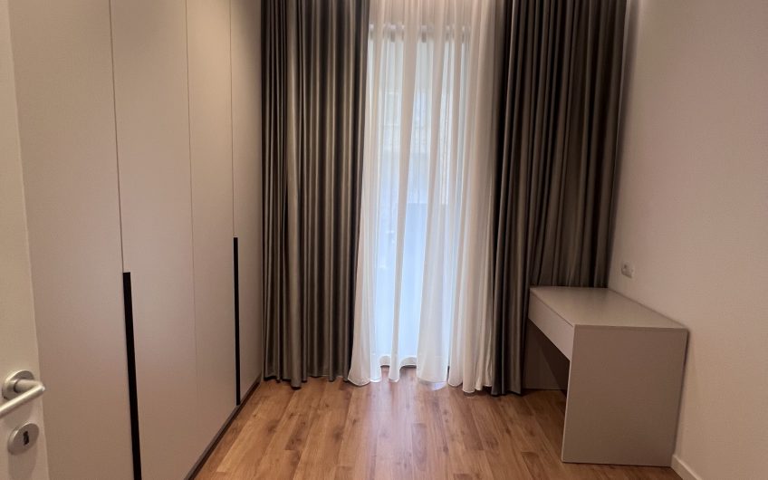 For RENT 3 bedroom, brand new appartment just by the park and Air Albania area