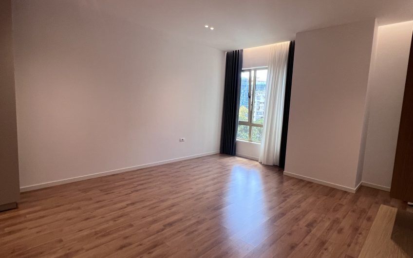 For RENT 3 bedroom, brand new appartment just by the park and Air Albania area