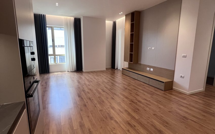 For RENT 3 bedroom, brand new appartment just by the park and Air Albania area