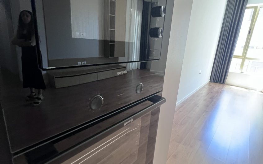 For RENT 3 bedroom, brand new appartment just by the park and Air Albania area