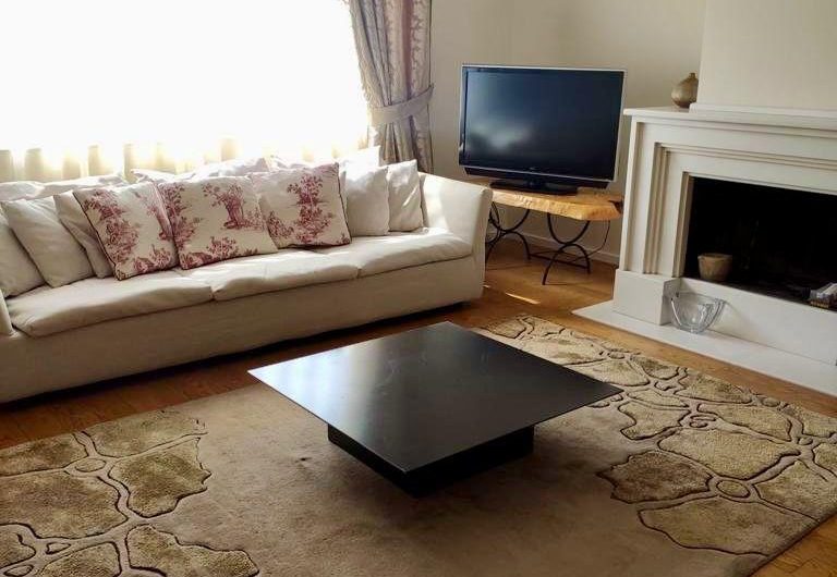 3 bedroom appartment for rent, classic and cozzy with a big veranda