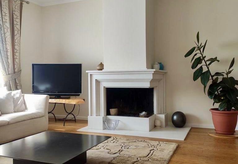 3 bedroom appartment for rent, classic and cozzy with a big veranda