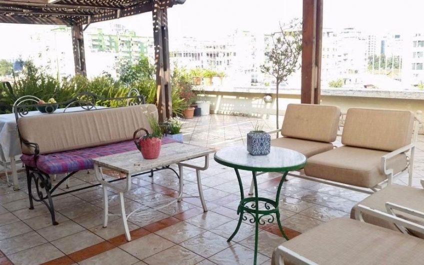 3 bedroom appartment for rent, classic and cozzy with a big veranda