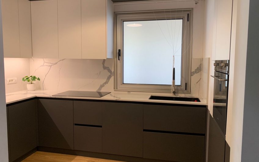 3 Bedroom apt for RENT, few steps from lake