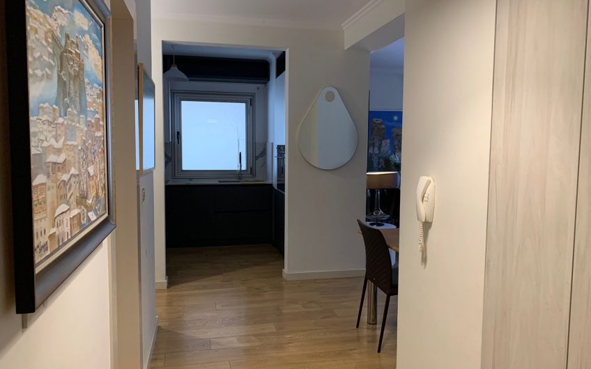 3 Bedroom apt for RENT, few steps from lake