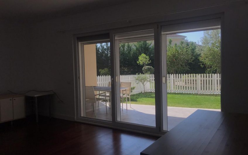 2 bedroom apartment with garden access – for rent