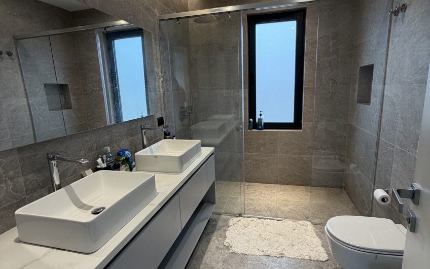 New opportunity for rent 4 bedroom villa modern furnished.