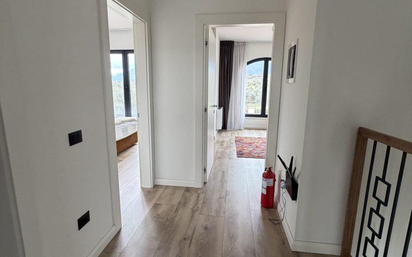 New opportunity for rent 4 bedroom villa modern furnished.