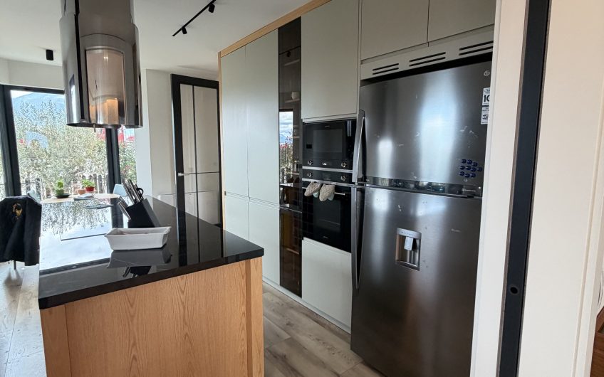 New opportunity for rent 4 bedroom villa modern furnished.