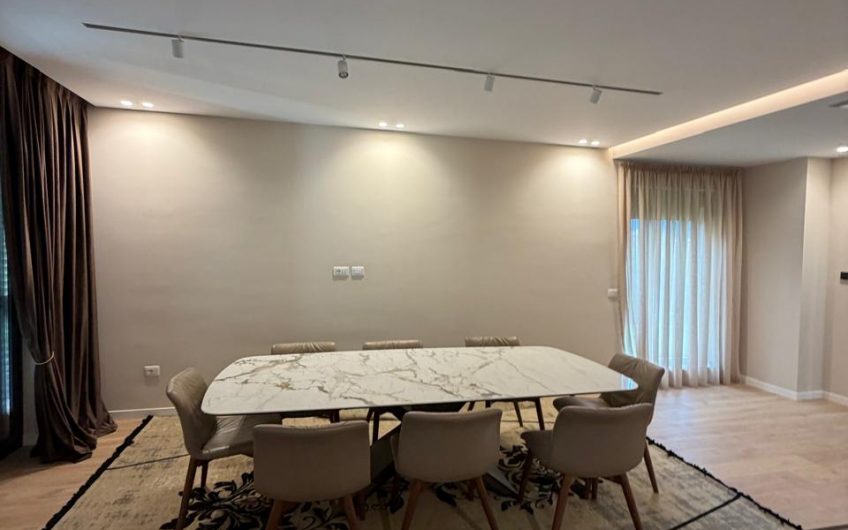 5 bedrooms Residence for rent